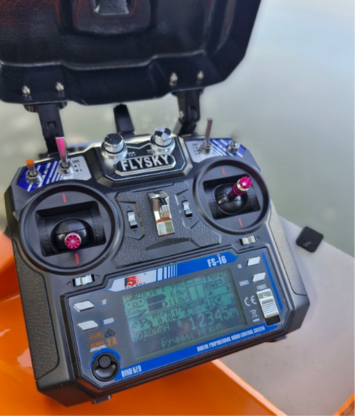 Скоростной кораблик с GPS автопилотом для завоза прикормки Dr.Boat Poseidon  POSGPSK83-Y фото