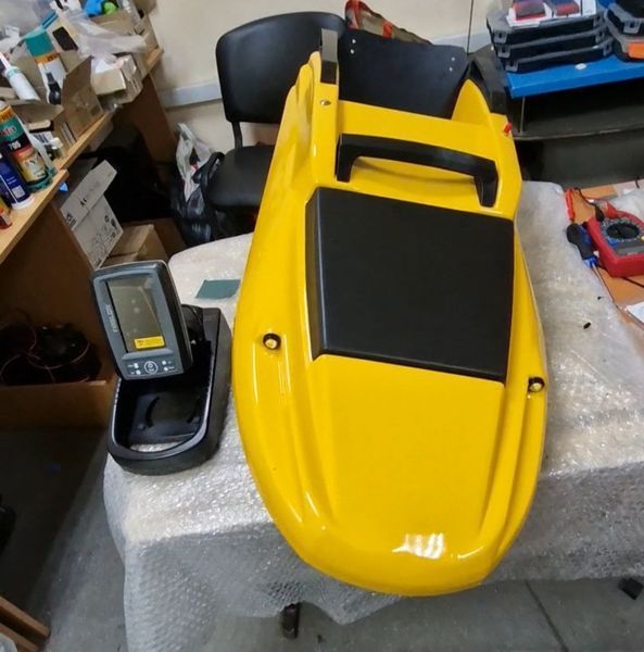 Скоростной кораблик для рыбалки Dr.Boat модель Vіbo Carp с цветным эхолотом Toslon TF520 и GPS навигацией. VBSGPS фото