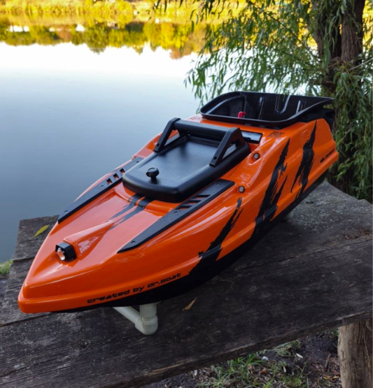 Кораблик для завозу прикормки Dr.Boat Barracuda 83 см. З кольоровим ехолотом Toslon TF520 та GPS автопілотом. Бункер ковш. BS83SG фото