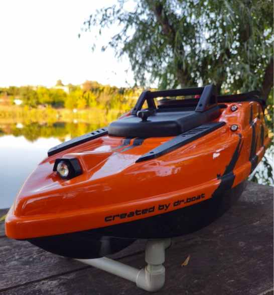 Кораблик для завозу прикормки Dr.Boat Barracuda 83 см. З кольоровим ехолотом Toslon TF520 та GPS автопілотом. Бункер ковш. BS83SG фото