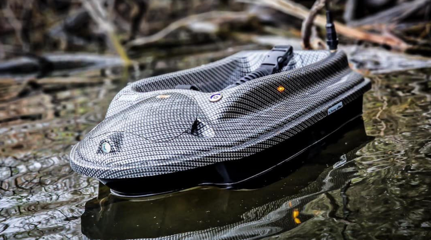 Карповий кораблик для завоза прикормки Boatman Actor PLUS PRO Carbon с GPS-автопилотом и цветным эхолотом RF100 СPROGPSRF100 фото