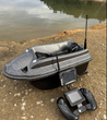 Карповий кораблик для завоза прикормки Boatman Actor PLUS PRO Carbon с GPS-автопилотом и цветным эхолотом RF100