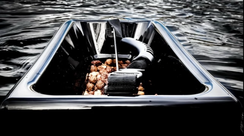 Карповий кораблик для завоза прикормки Boatman Actor PLUS PRO с GPS-автопилотом и цветным эхолотом RF100 PROGPSRF100B фото