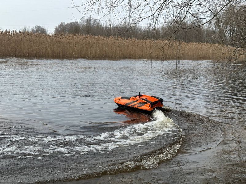 Скоростной кораблик для рыбалки Dr.Boat модель Vіbo Carp с цветным эхолотом Toslon TF520 и GPS навигацией. VBRSО фото